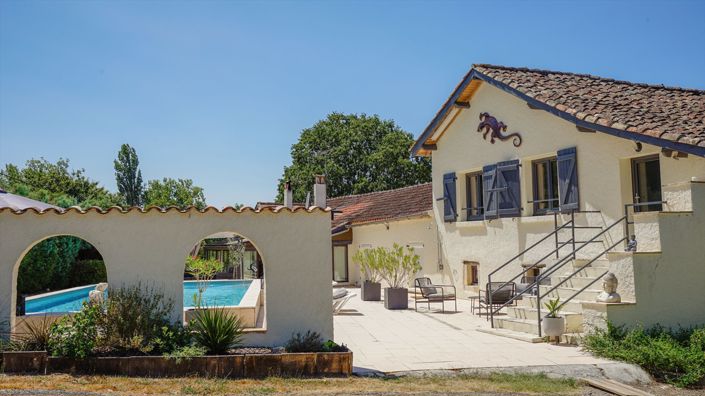 Image No.2-Maison de 5 chambres à vendre à Sauveterre