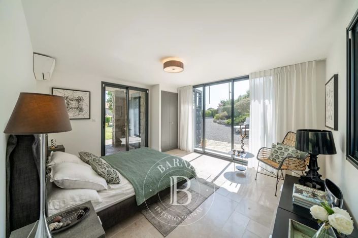 Image No.17-4 Bed House for sale