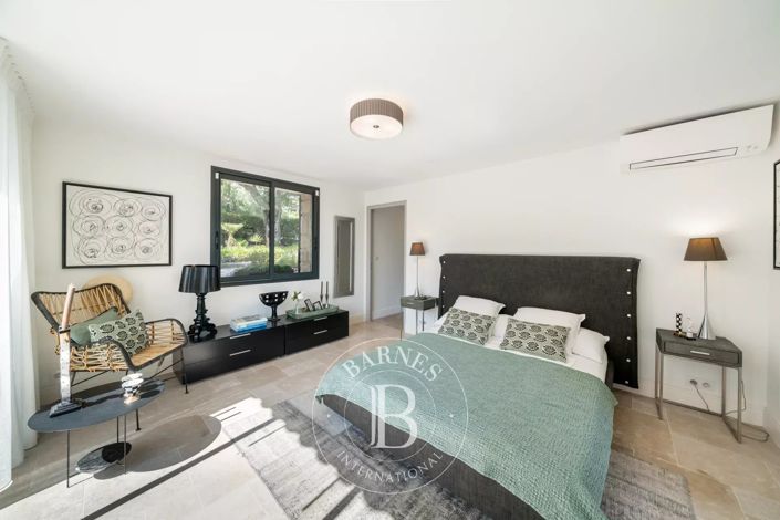 Image No.26-4 Bed House for sale