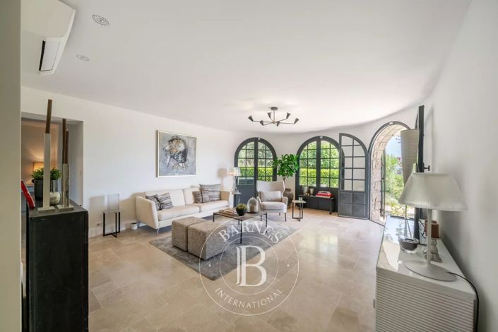 Image No.27-4 Bed House for sale