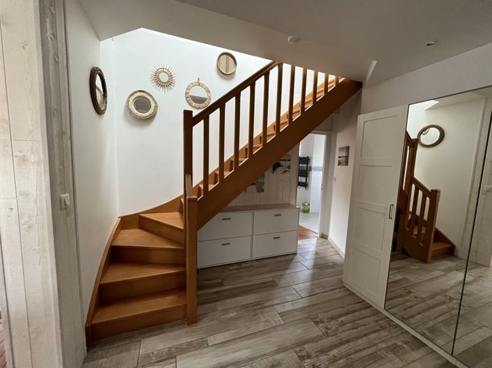 Image No.10-5 Bed House for sale