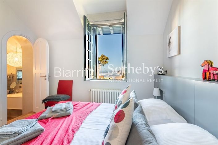 Image No.14-3 Bed House for sale