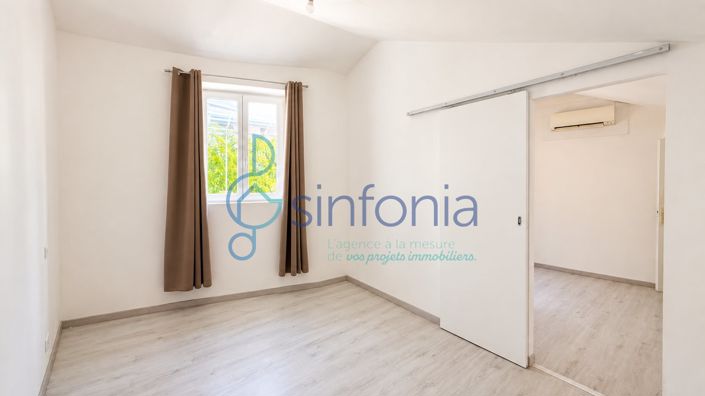 Image No.10-2 Bed House for sale