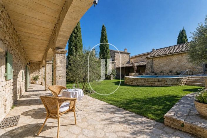 Image No.4-Maison de 6 chambres à vendre à Arpaillargues-et-Aureillac