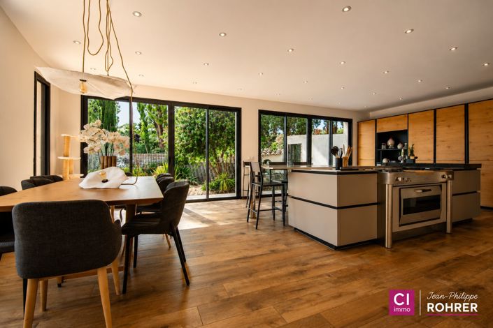 Image No.3-5 Bed House for sale