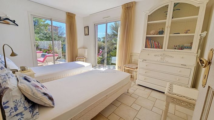 Image No.16-5 Bed House for sale