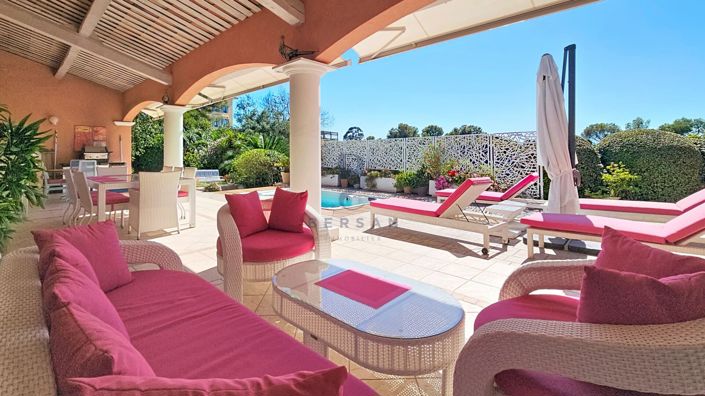 Image No.5-5 Bed House for sale