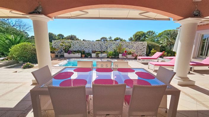 Image No.8-5 Bed House for sale