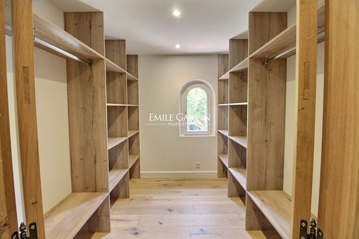 Image No.9-7 Bed House for sale