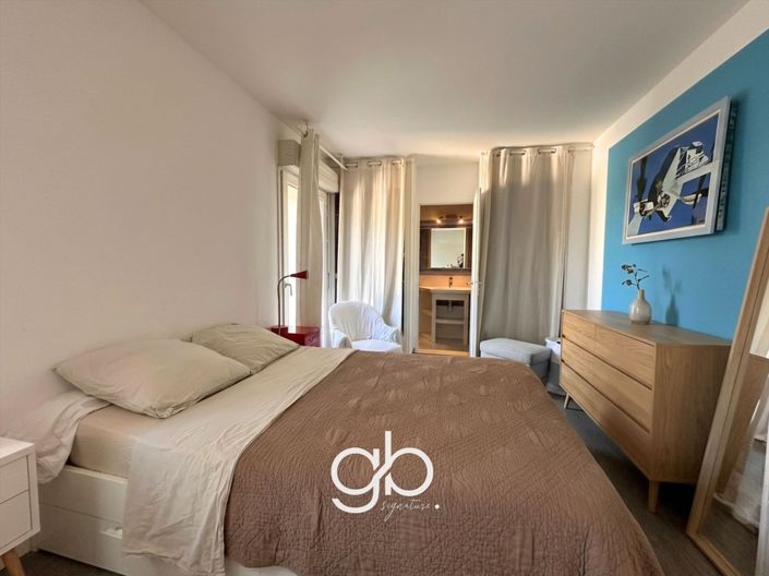 Image No.17-5 Bed House for sale