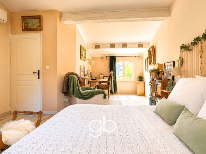 Image No.20-5 Bed House for sale