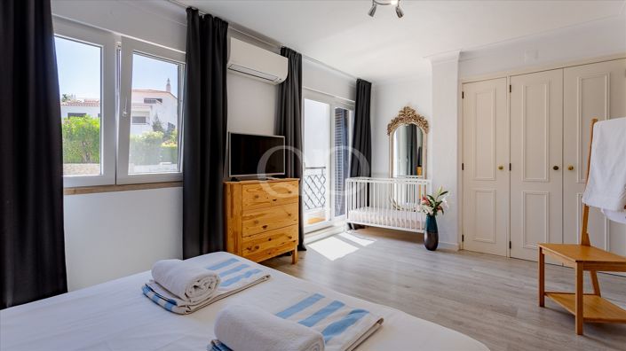 Image No.21-3 Bed Apartment for sale