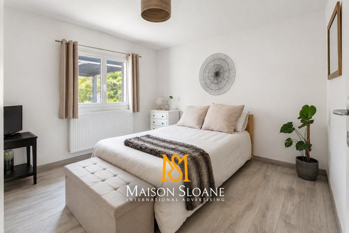 Image No.15-3 Bed House for sale