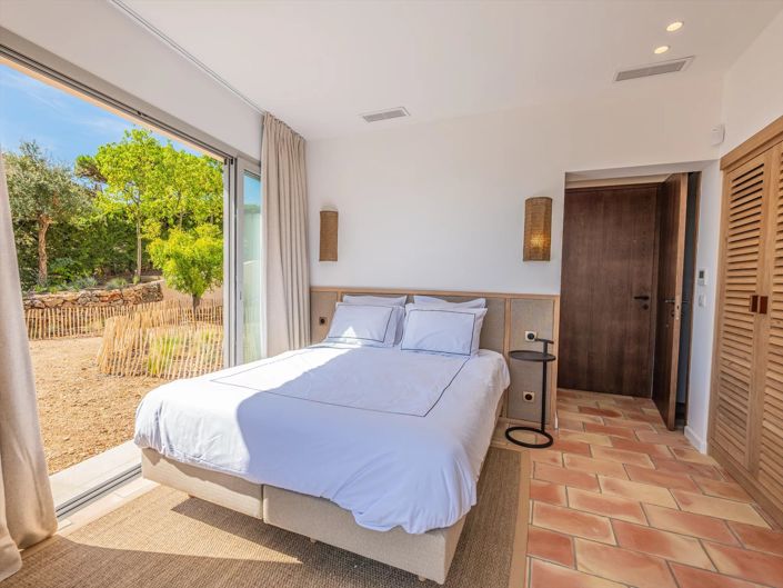 Image No.19-4 Bed House for sale