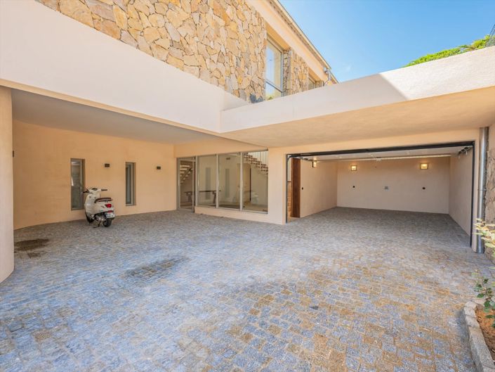 Image No.23-4 Bed House for sale
