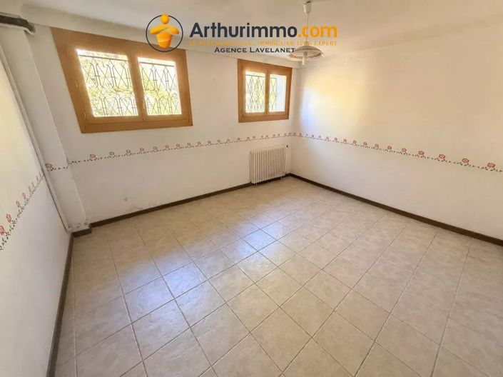 Image No.10-8 Bed House for sale