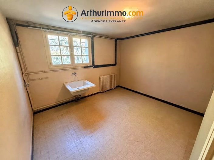 Image No.17-8 Bed House for sale