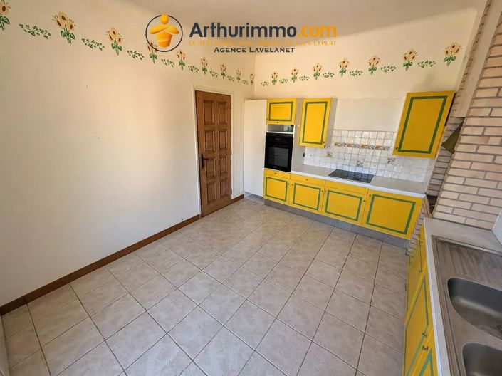 Image No.8-8 Bed House for sale
