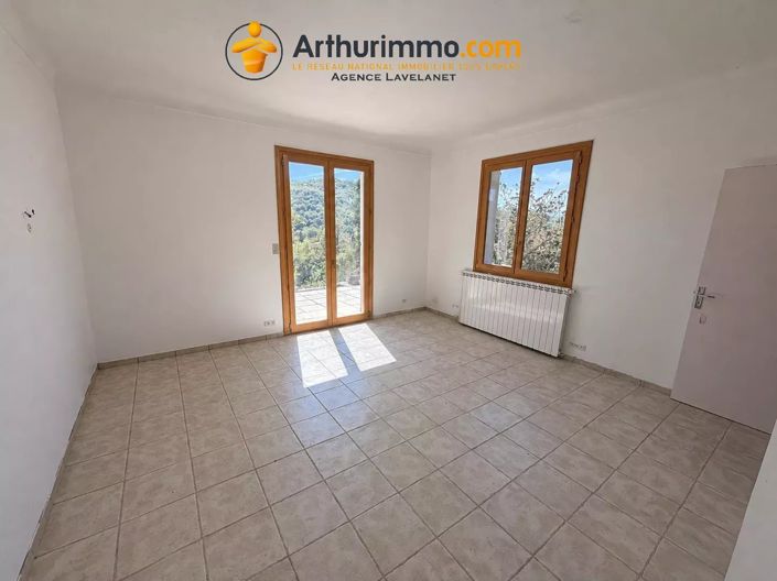Image No.9-8 Bed House for sale