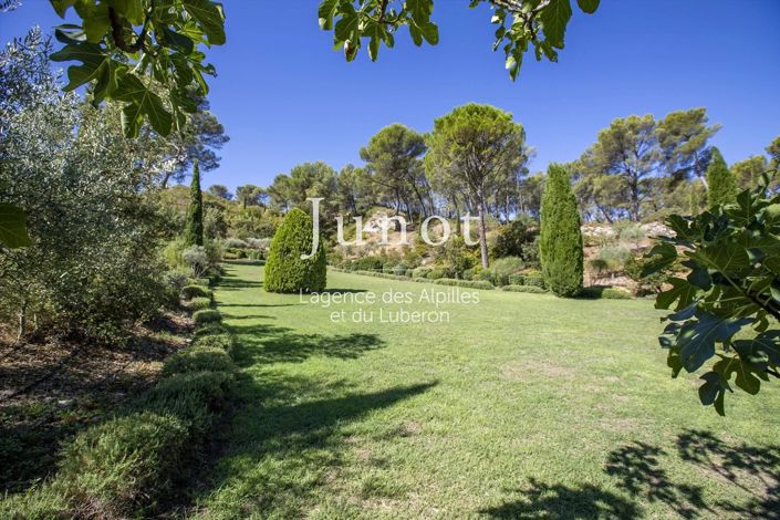 Image No.16-5 Bed House for sale