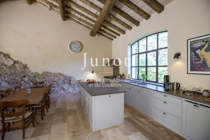 Image No.30-5 Bed House for sale