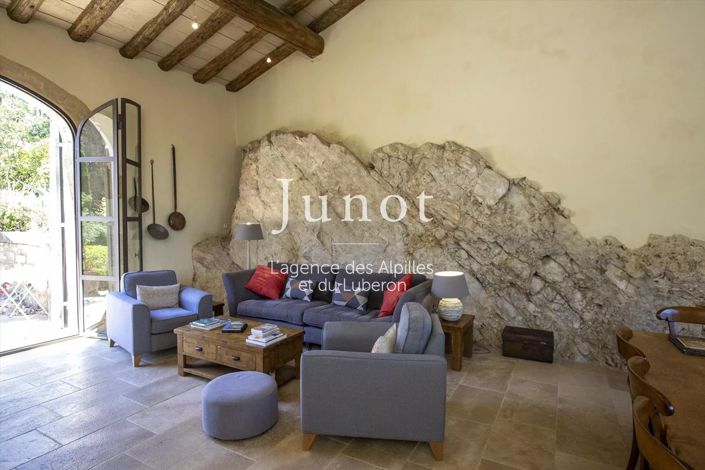 Image No.32-5 Bed House for sale