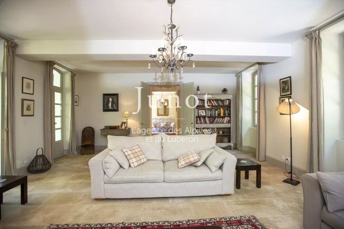 Image No.36-5 Bed House for sale