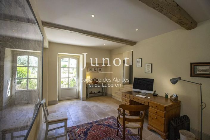 Image No.40-5 Bed House for sale