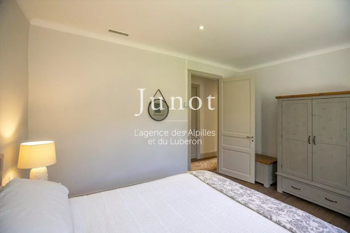Image No.51-5 Bed House for sale