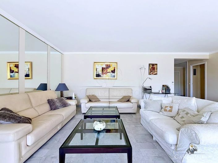 Image No.20-2 Bed Apartment for sale