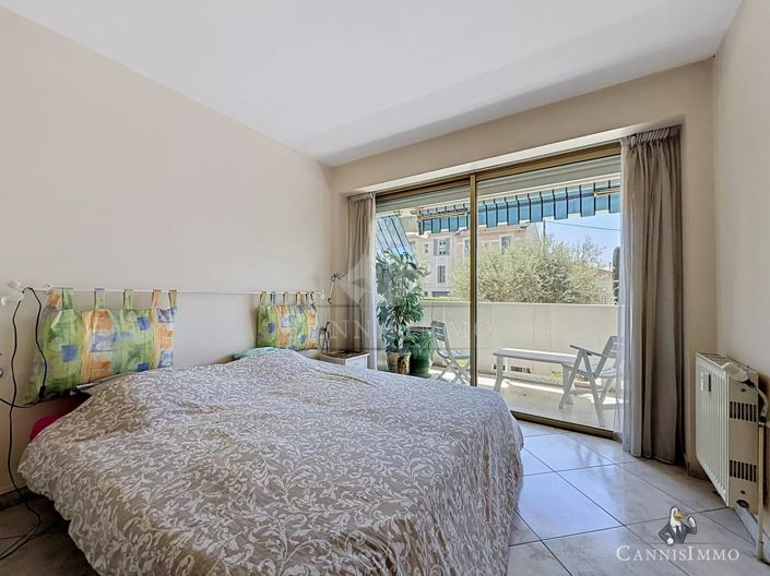 Image No.22-2 Bed Apartment for sale