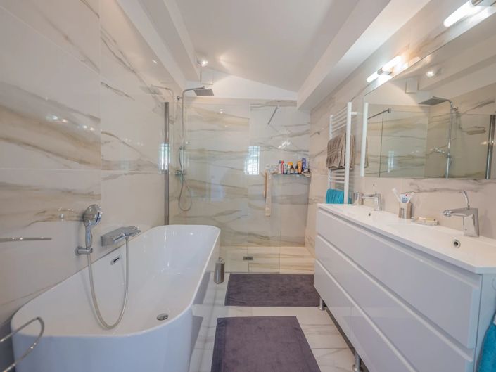 Image No.16-4 Bed House for sale