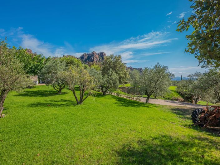 Image No.26-4 Bed House for sale
