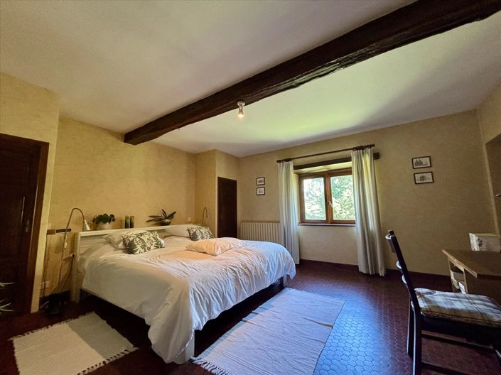 Image No.20-4 Bed House for sale