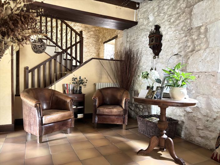 Image No.7-4 Bed House for sale