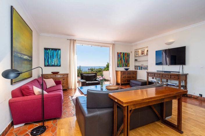 Image No.18-6 Bed House for sale