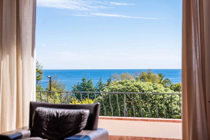 Image No.21-6 Bed House for sale