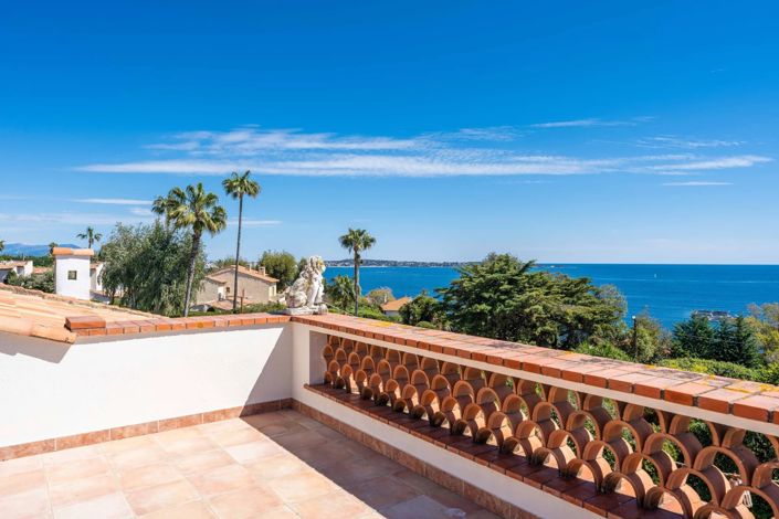 Image No.30-6 Bed House for sale