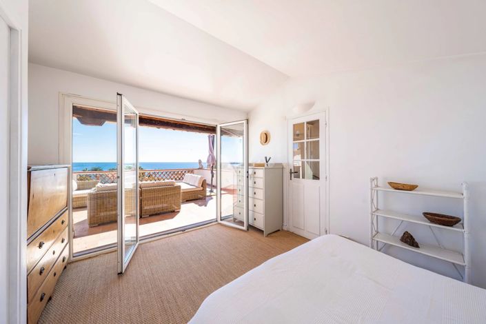 Image No.45-6 Bed House for sale