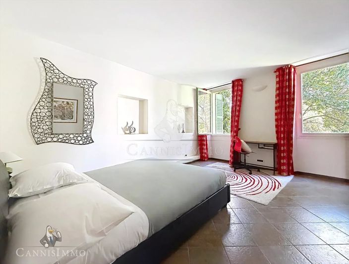 Image No.12-3 Bed Apartment for sale