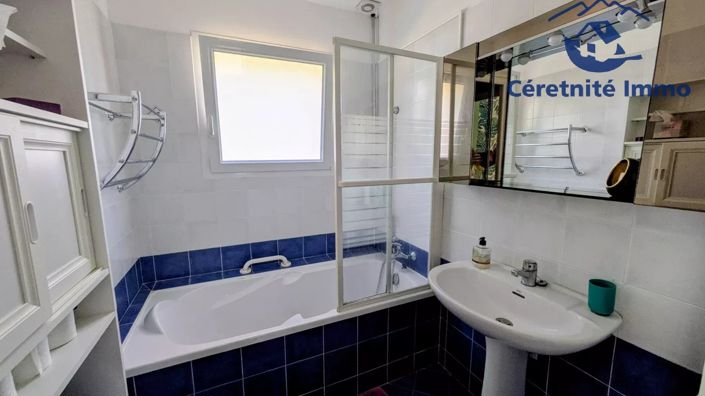 Image No.25-3 Bed House for sale