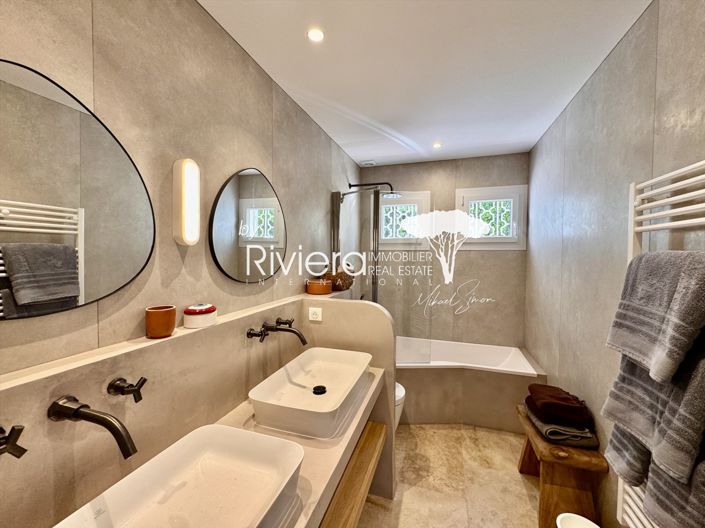 Image No.16-5 Bed House for sale