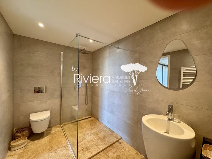 Image No.25-5 Bed House for sale