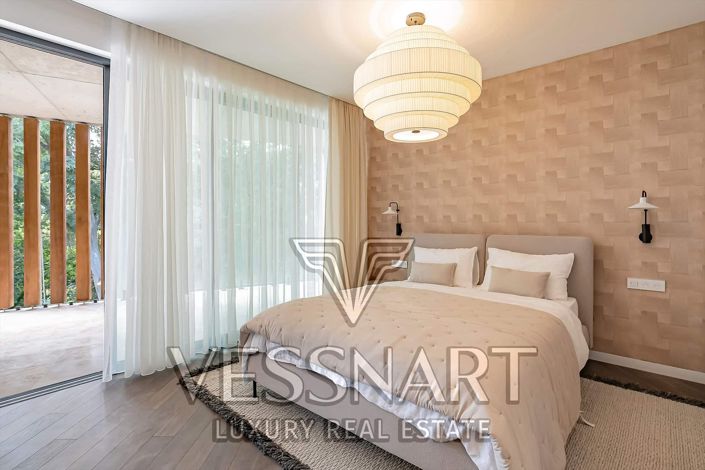 Image No.11-7 Bed House for sale