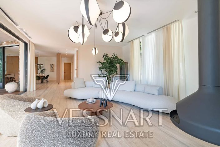 Image No.4-7 Bed House for sale
