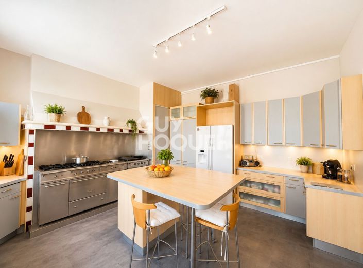 Image No.3-5 Bed House for sale