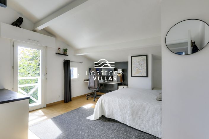 Image No.14-4 Bed House for sale
