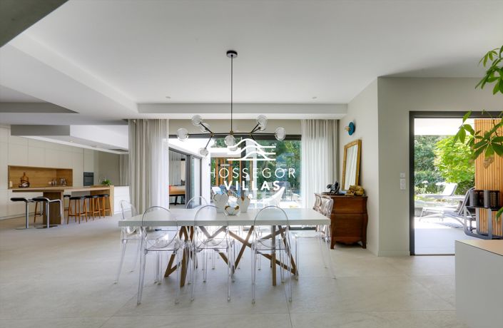 Image No.10-6 Bed House for sale