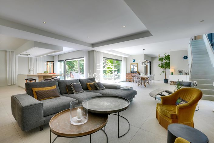 Image No.20-6 Bed House for sale