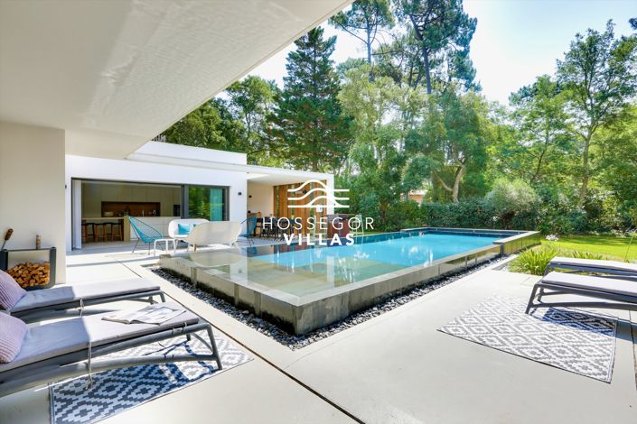Image No.24-6 Bed House for sale